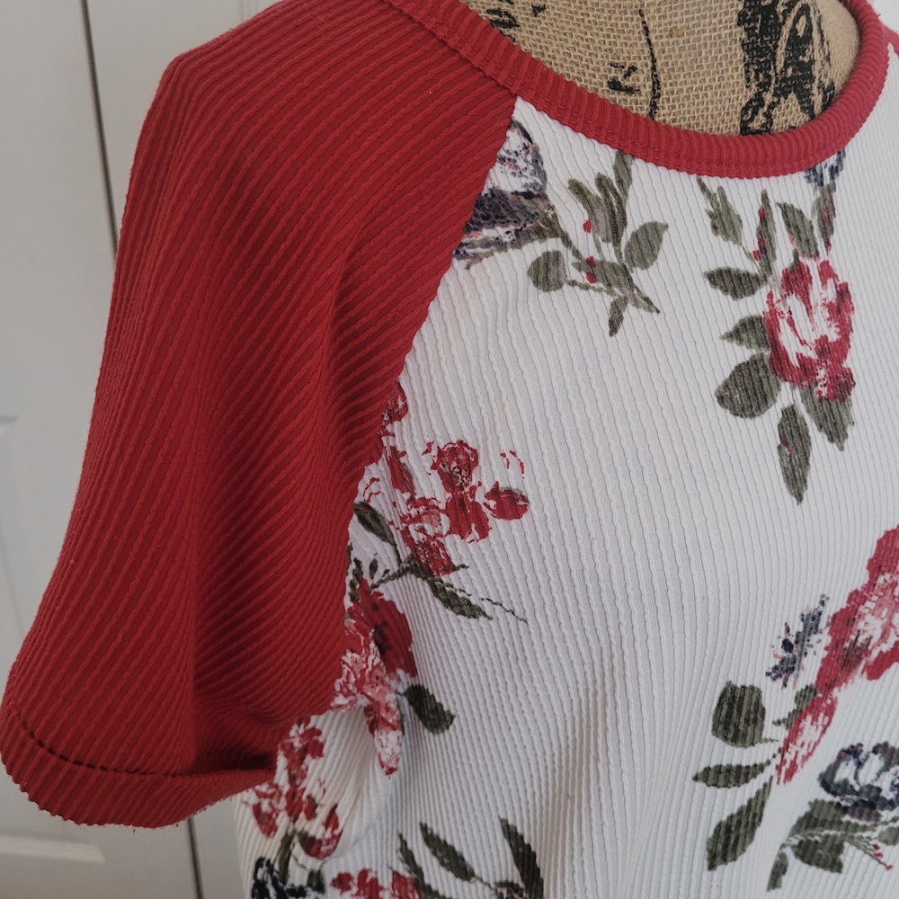 ❤️ Maurices Raglan Tee - Picture 2 of 4